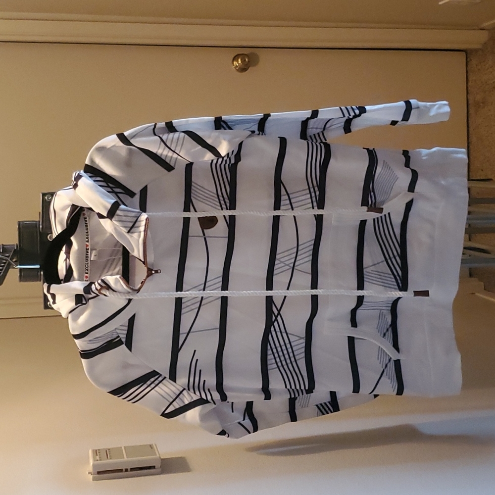 Wanakome Look Alike White Hoodie with Blue Stripe Pattern